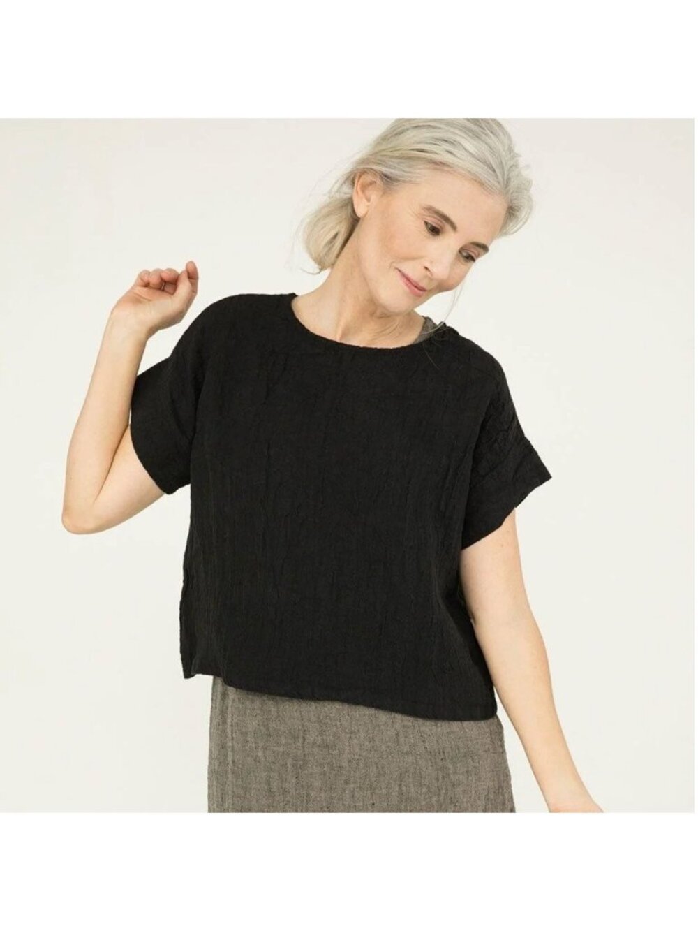 Elizabeth Suzann Georgia Tee Linen Gauze Crinkle Black Short Sleeve Top One Size